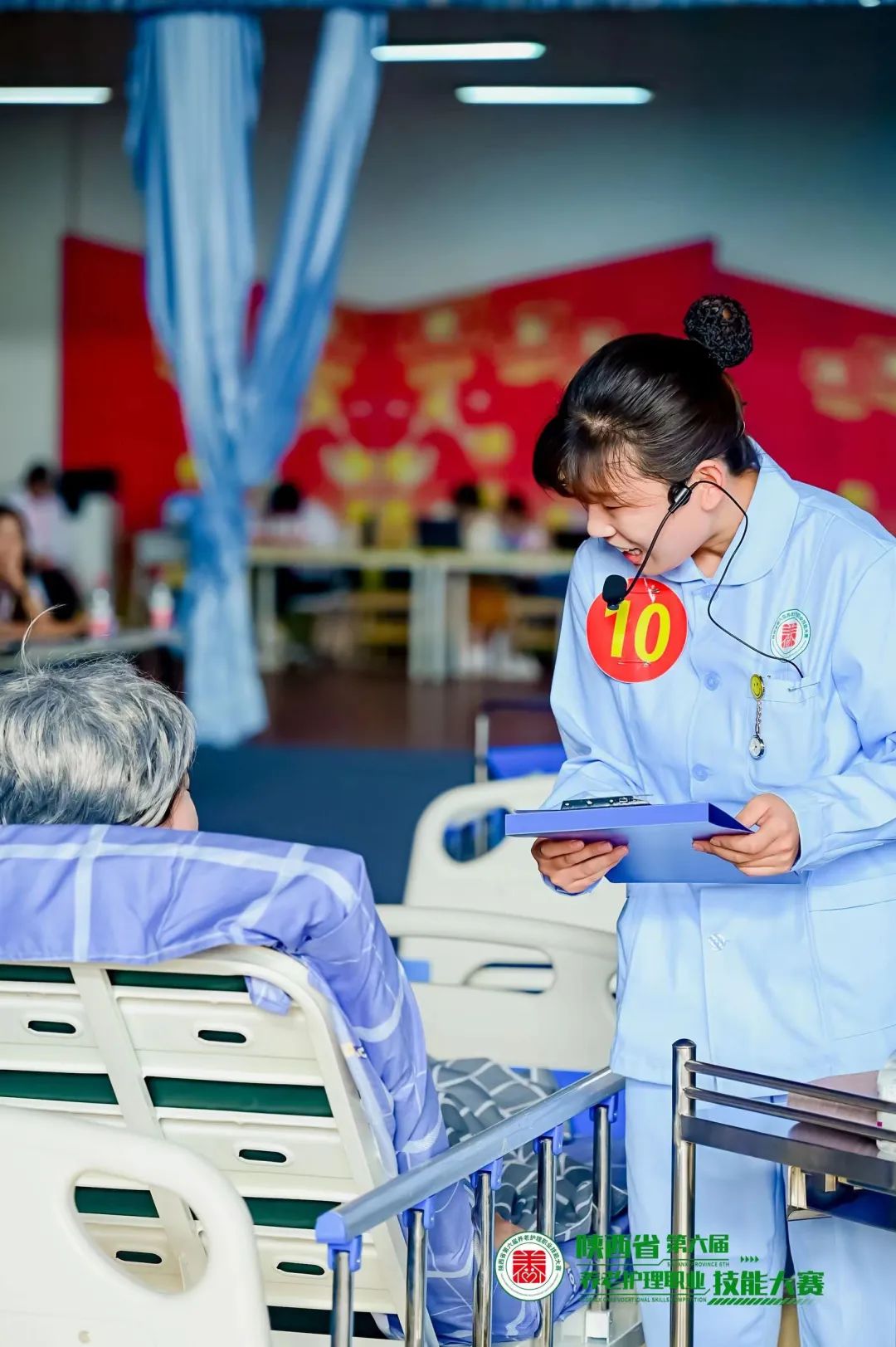 頤悅養(yǎng)老公司的李露露，你是好樣的！