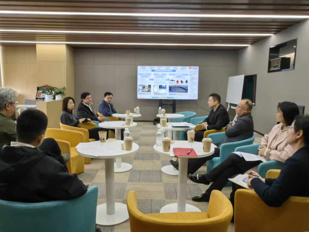 貫徹“XR產(chǎn)業(yè)創(chuàng)新中心”建設(shè)戰(zhàn)略布局，西投控股赴西部電影集團(tuán)有限公司座談交流