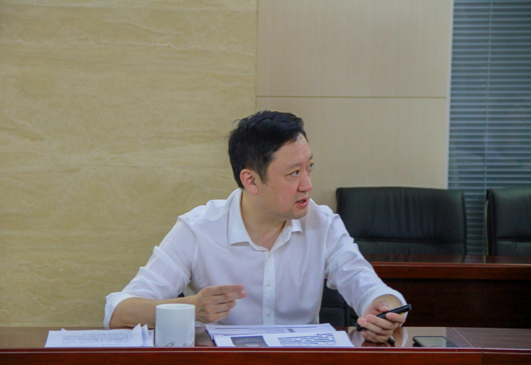 杜巖岫同志參加支部活動(dòng)，為黨員講授黨課